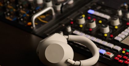Sony WH-1000XM6.